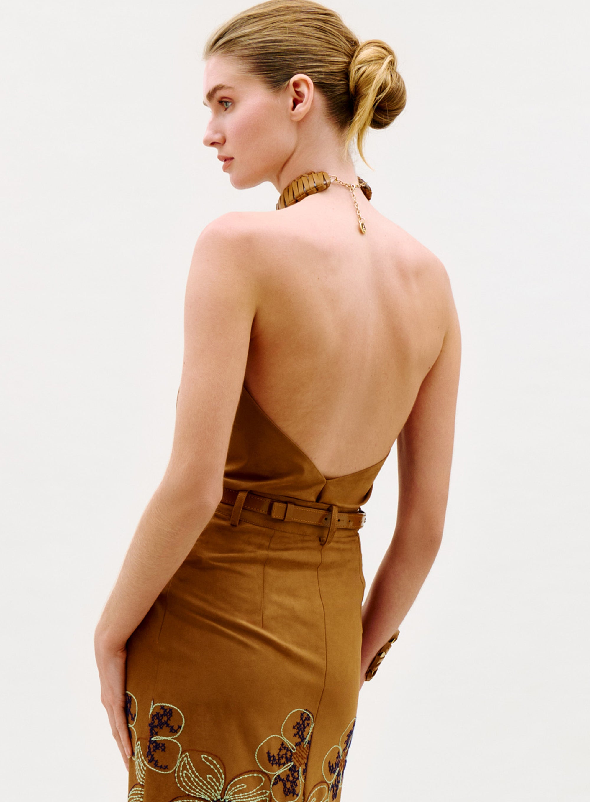 00__Ann_Blouse_Camel_FALL_2026_BACK_DETAIL