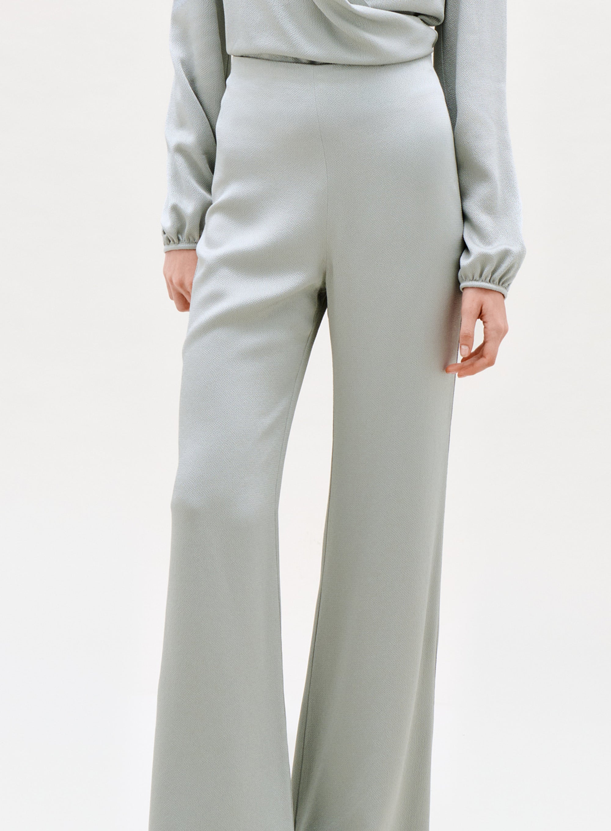 00___Palermo_Pant__Gray_FALL_2026_DETAIL_FRONT