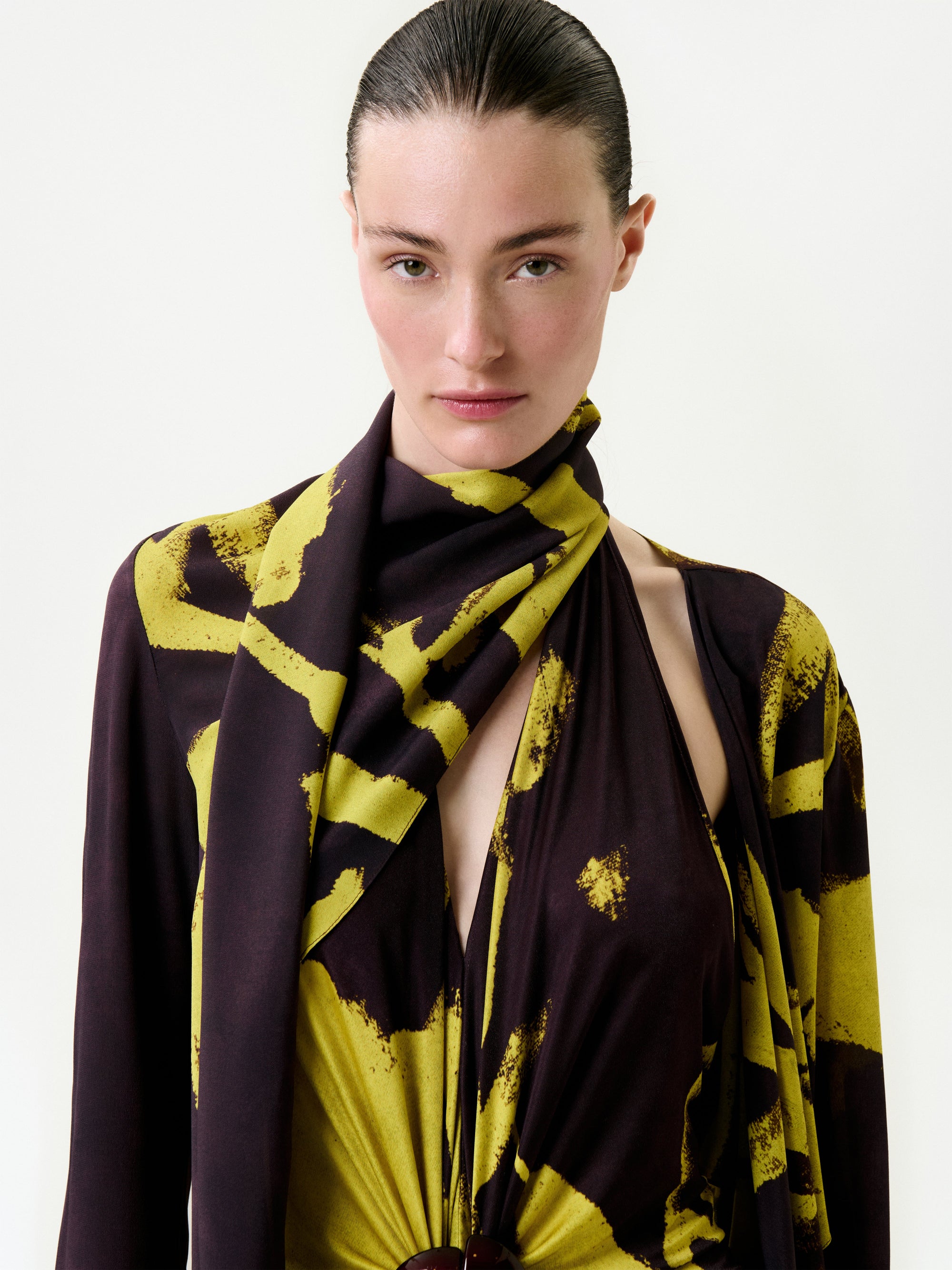 05-AikoDress-PlumFloral_LuisannaCape-PlumFloral_DETAIL_PRE-SPRING2027_1a9f5c2a-db13-482b-b5b9-e4884097d2c1