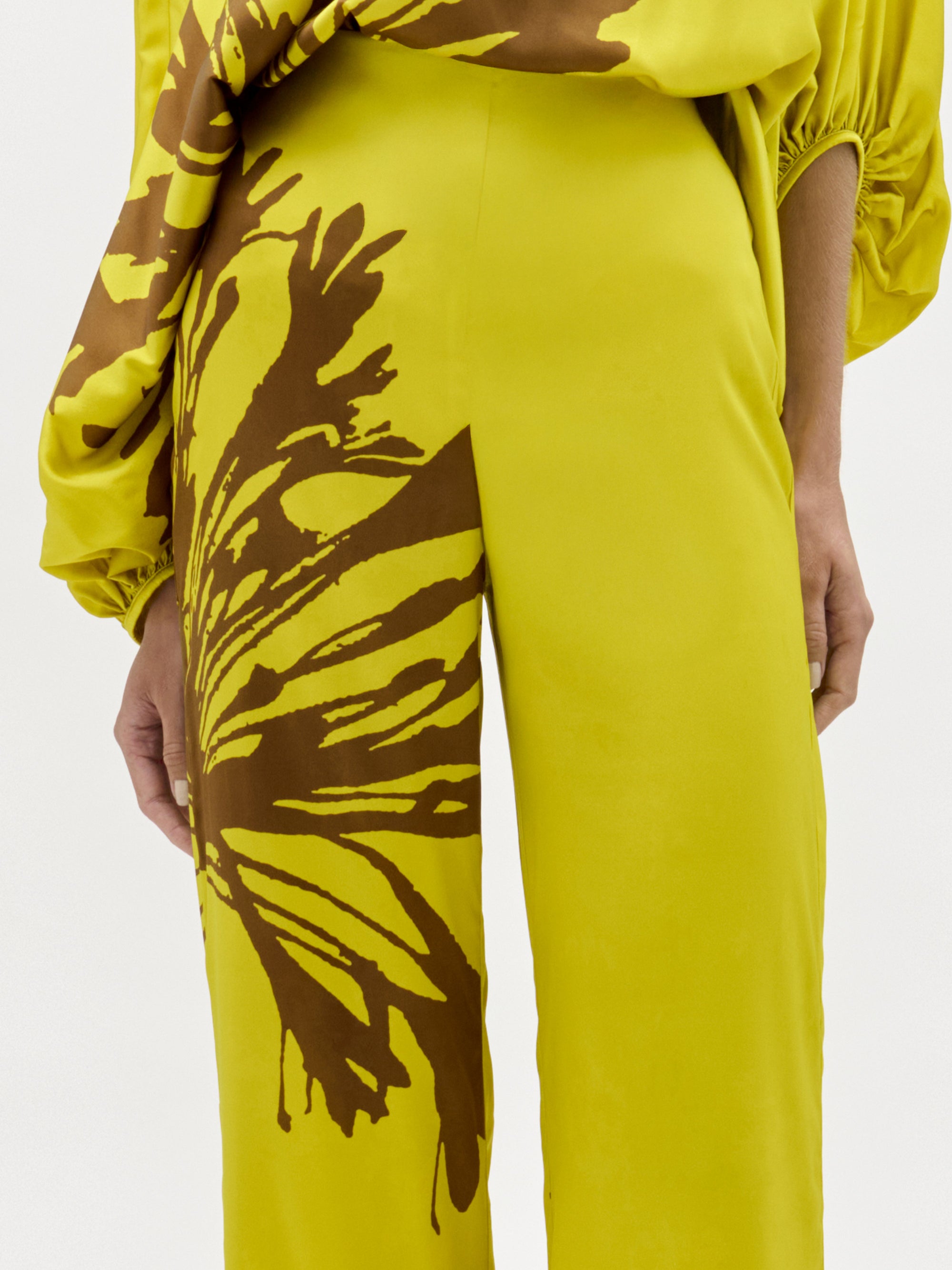 14_AndiePant_YellowDandelion__PRESPRING2026_DETAIL