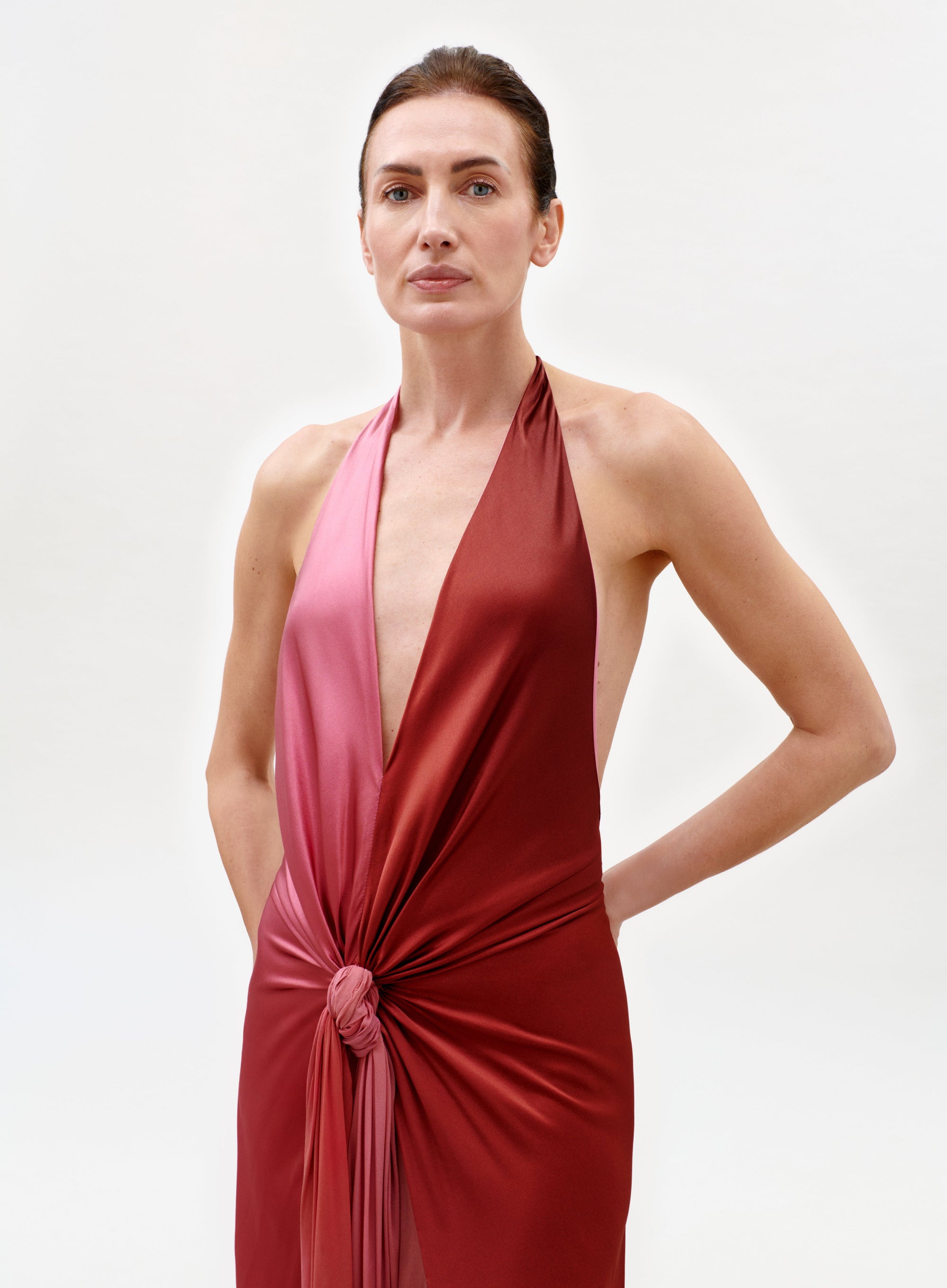 21_CorsarioDress_BurgundyGradient_HOLIDAYCAPSULE2026_DETAIL