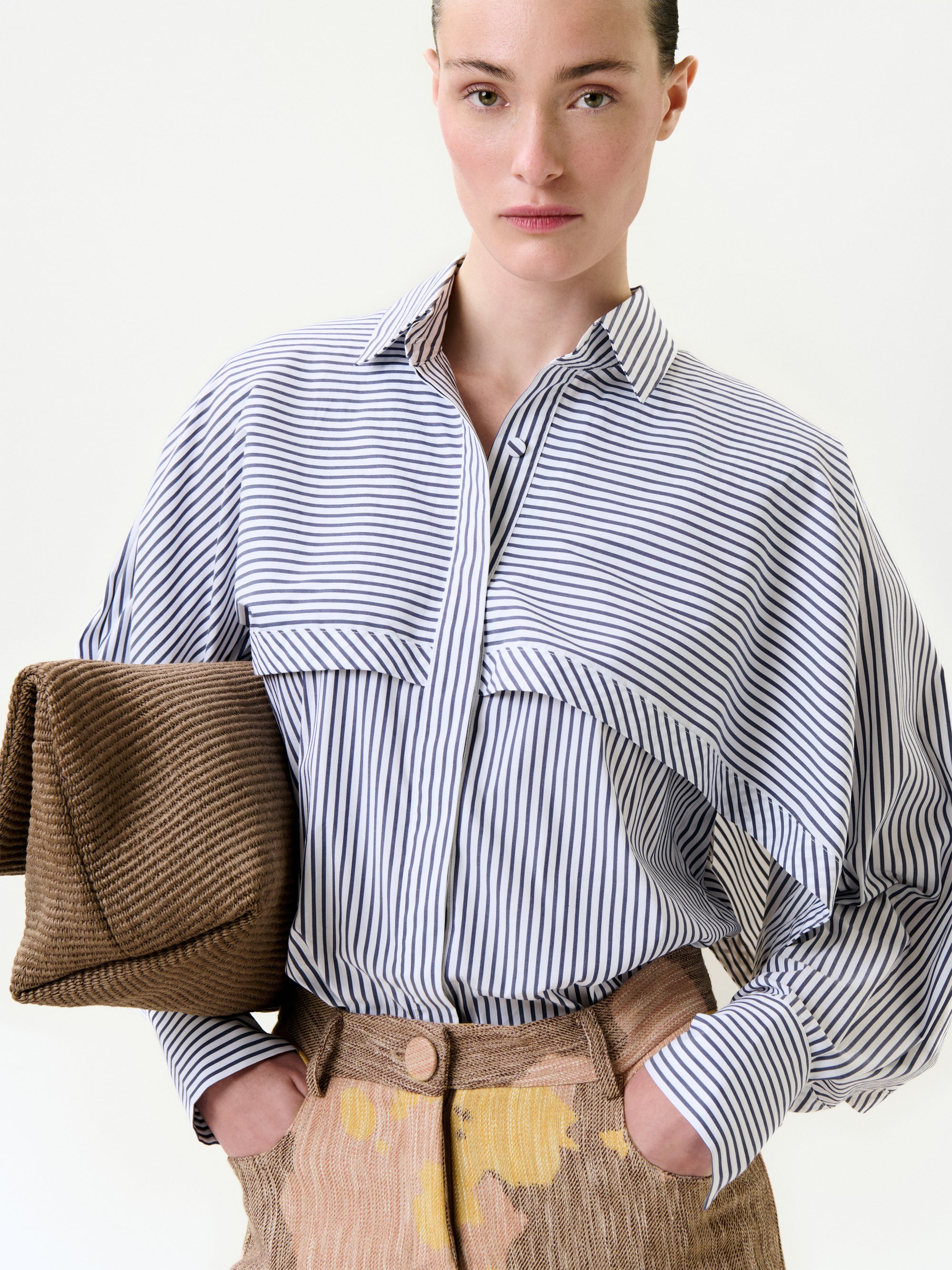 25-NiraShirt-BlueStripes_DETAIL_PRE-SPRING2027