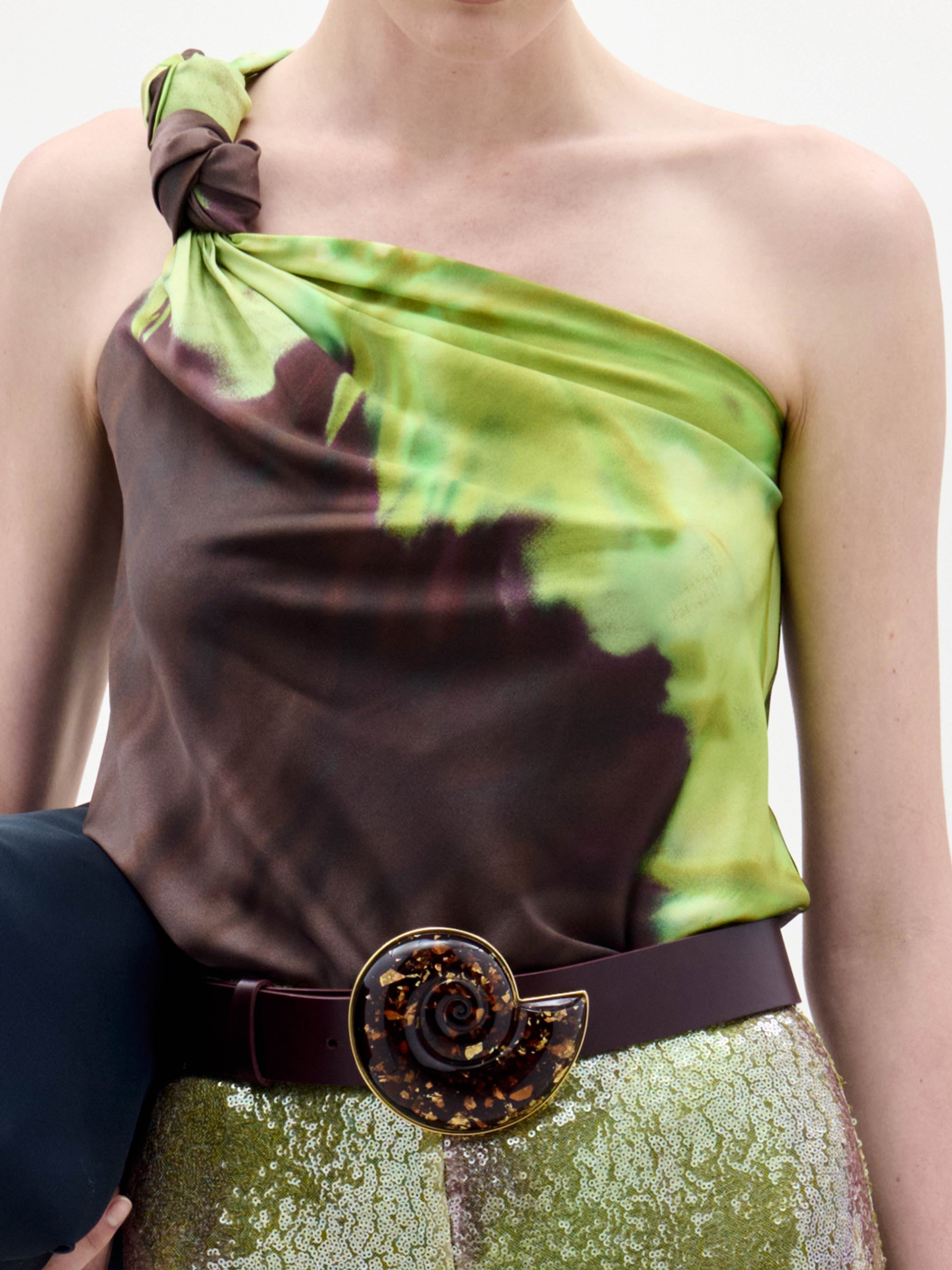 28_YanetBlouse_GreenFlower__PRESPRING2026_DETAIL