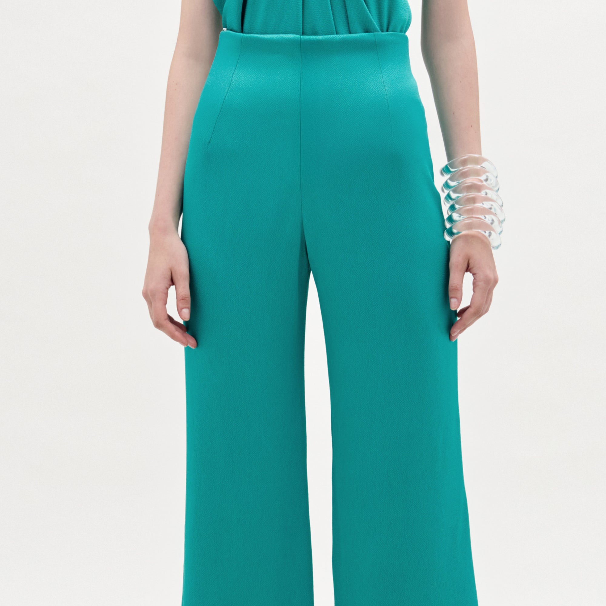 55___Palermo_Pant___Aqua_Oli_Bracelet___Clear___SPRING_2026_DETAIL_EDIT