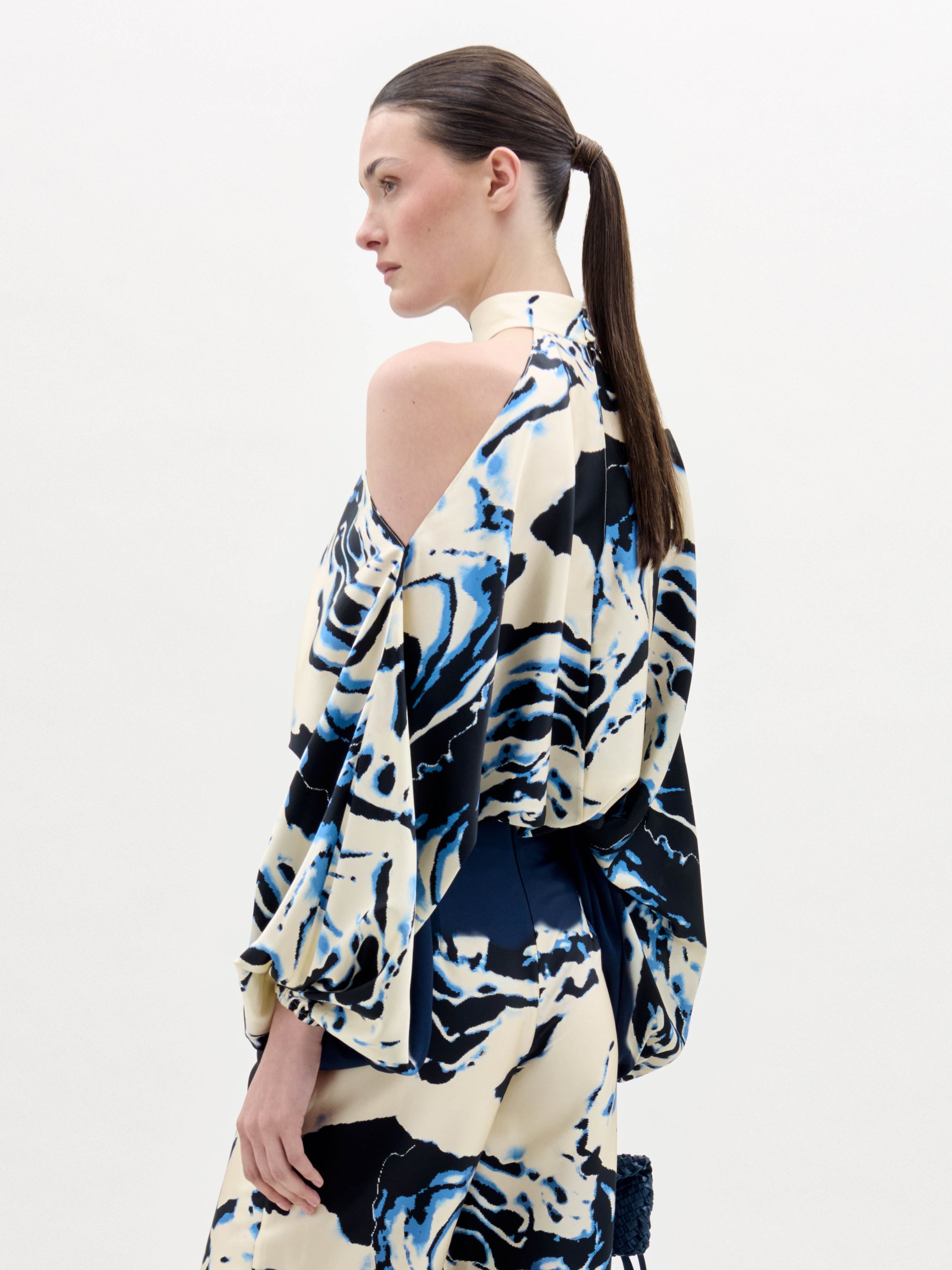 58_SafiraBlouse_DeepSeaAbstract__PRESPRING2026_BACK