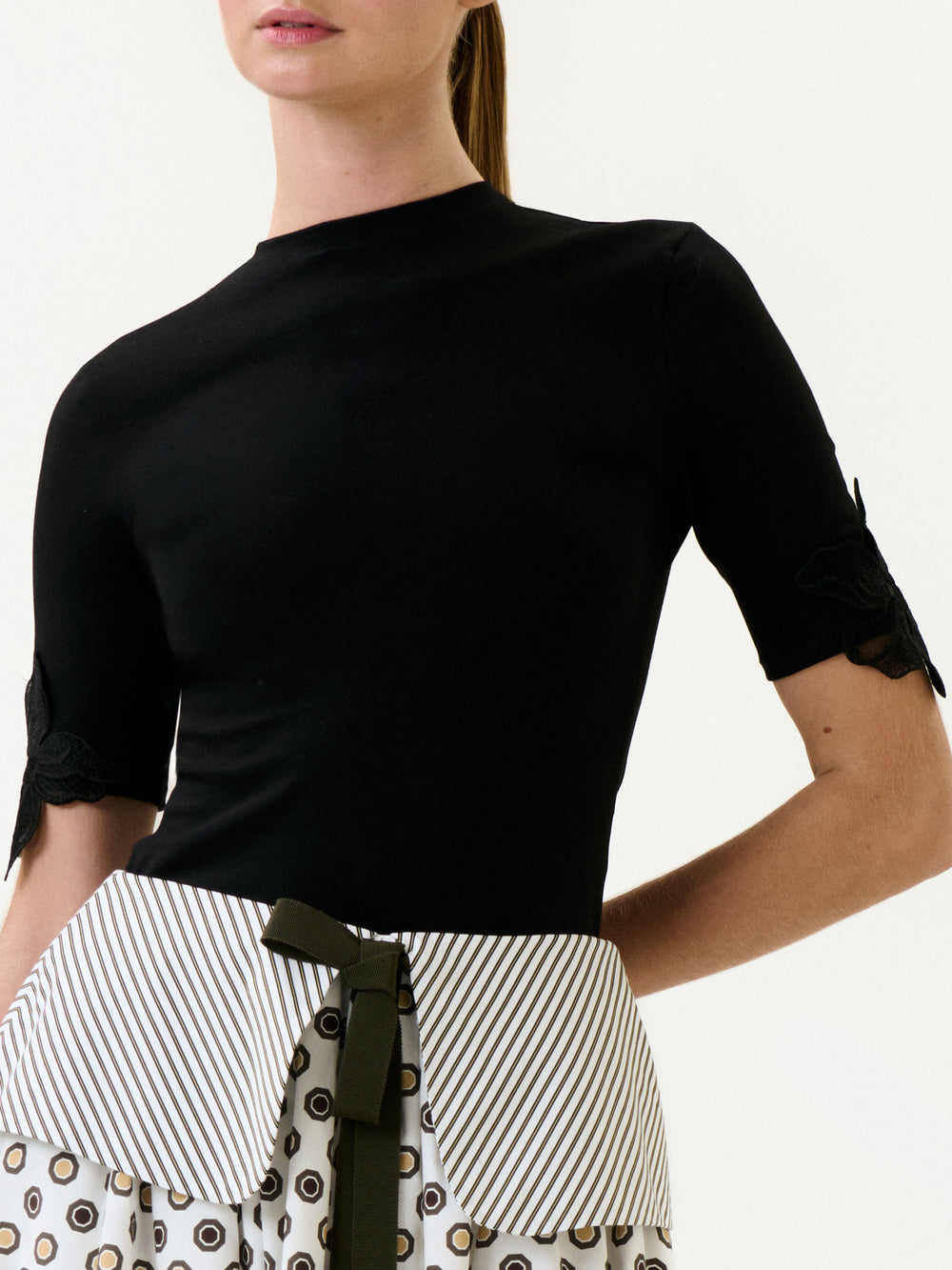 60-WaldaT-Shirt-Black_DETAIL_PRE-SPRING2027