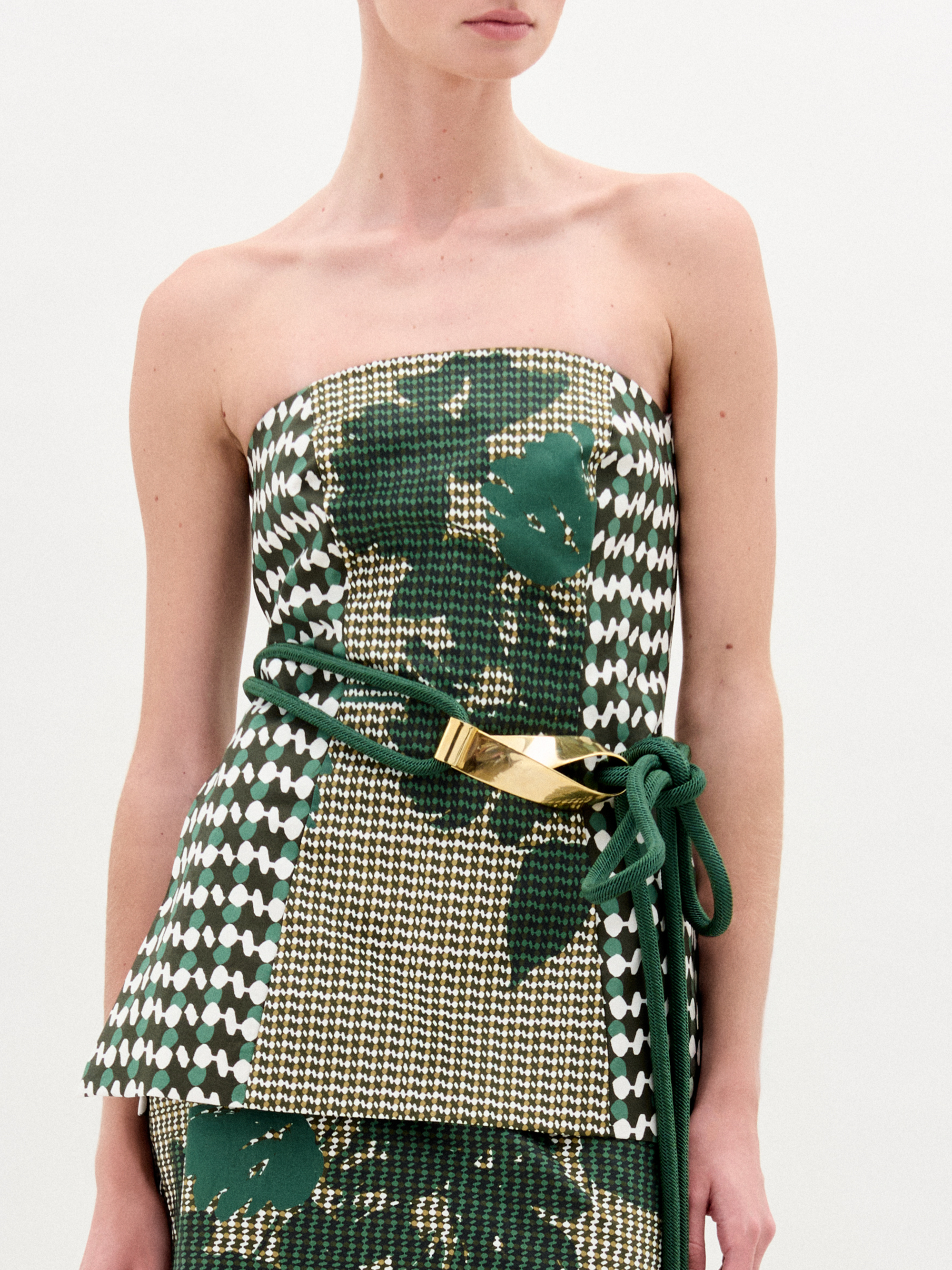ASTOR_TOP_-ABSTRACT_GREEN_PATTERN_FRONT_DETAIL_FALL_2025