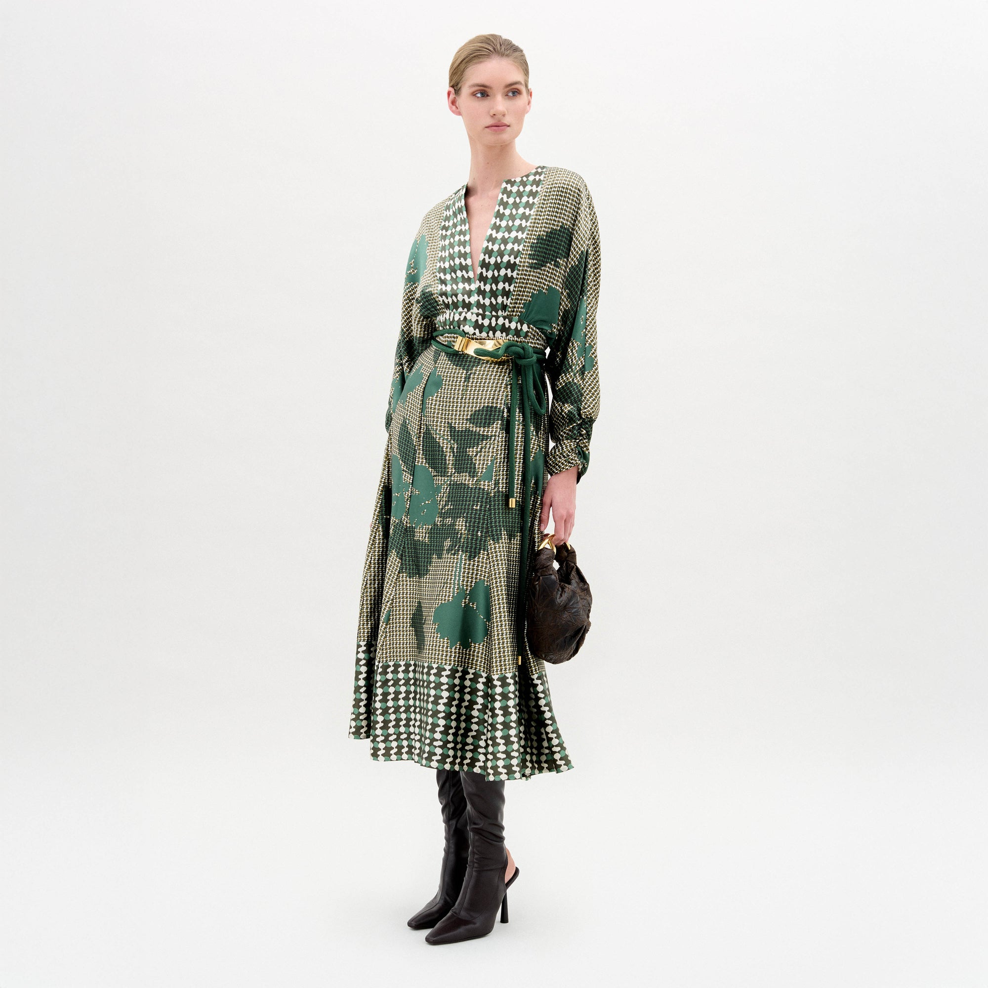 ERIN_SKIRT_-_ABSTRACT_GREEN_PATTERN_FRONT_FALL_2025_6b0c66f2-9e89-4294-a3f4-c547222f5c67