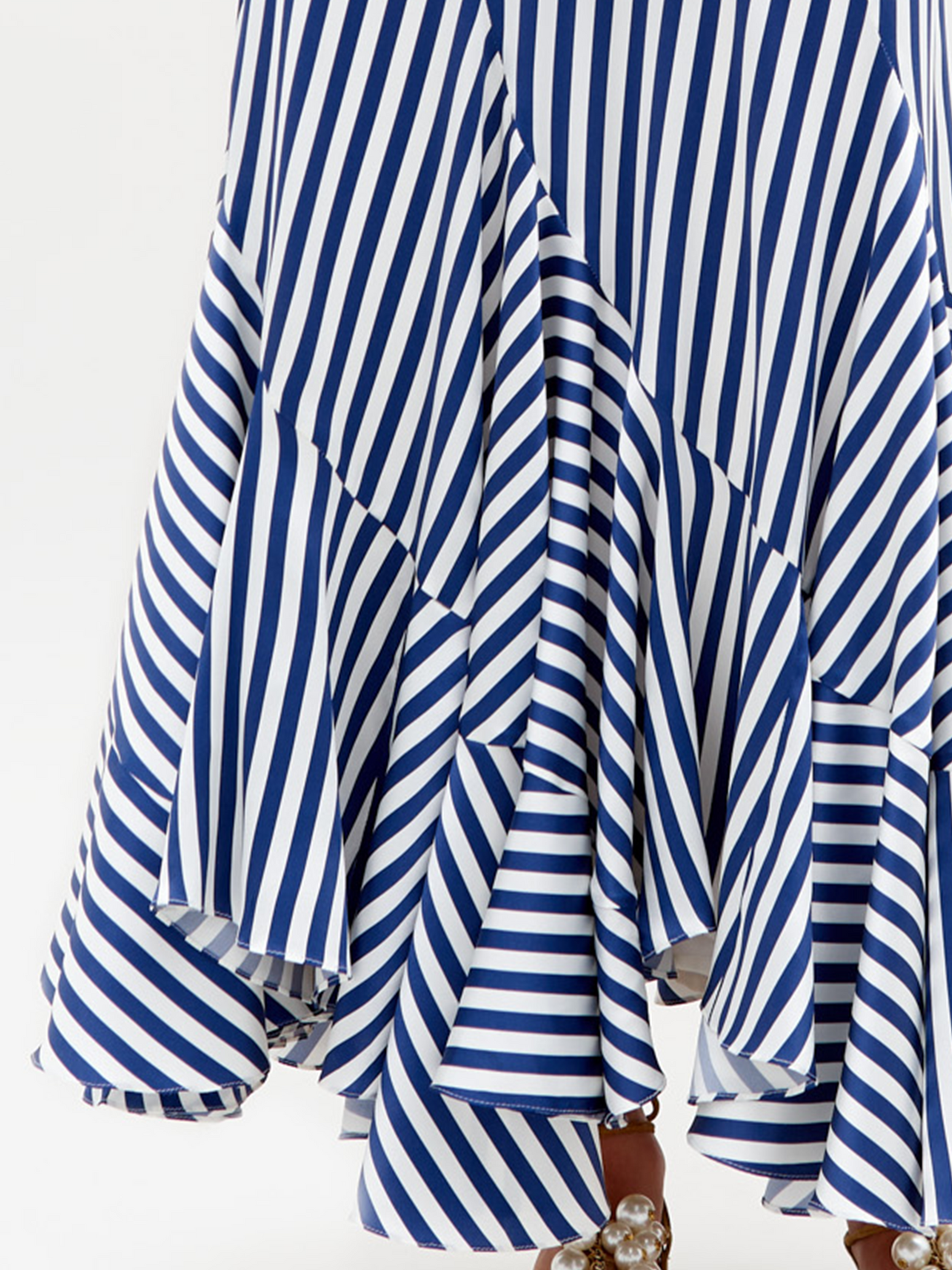 FLORINASKIRT-WHITEBLUESTRIPES_detail_aab72535-aab9-48b1-98f8-cb50a7c5e467