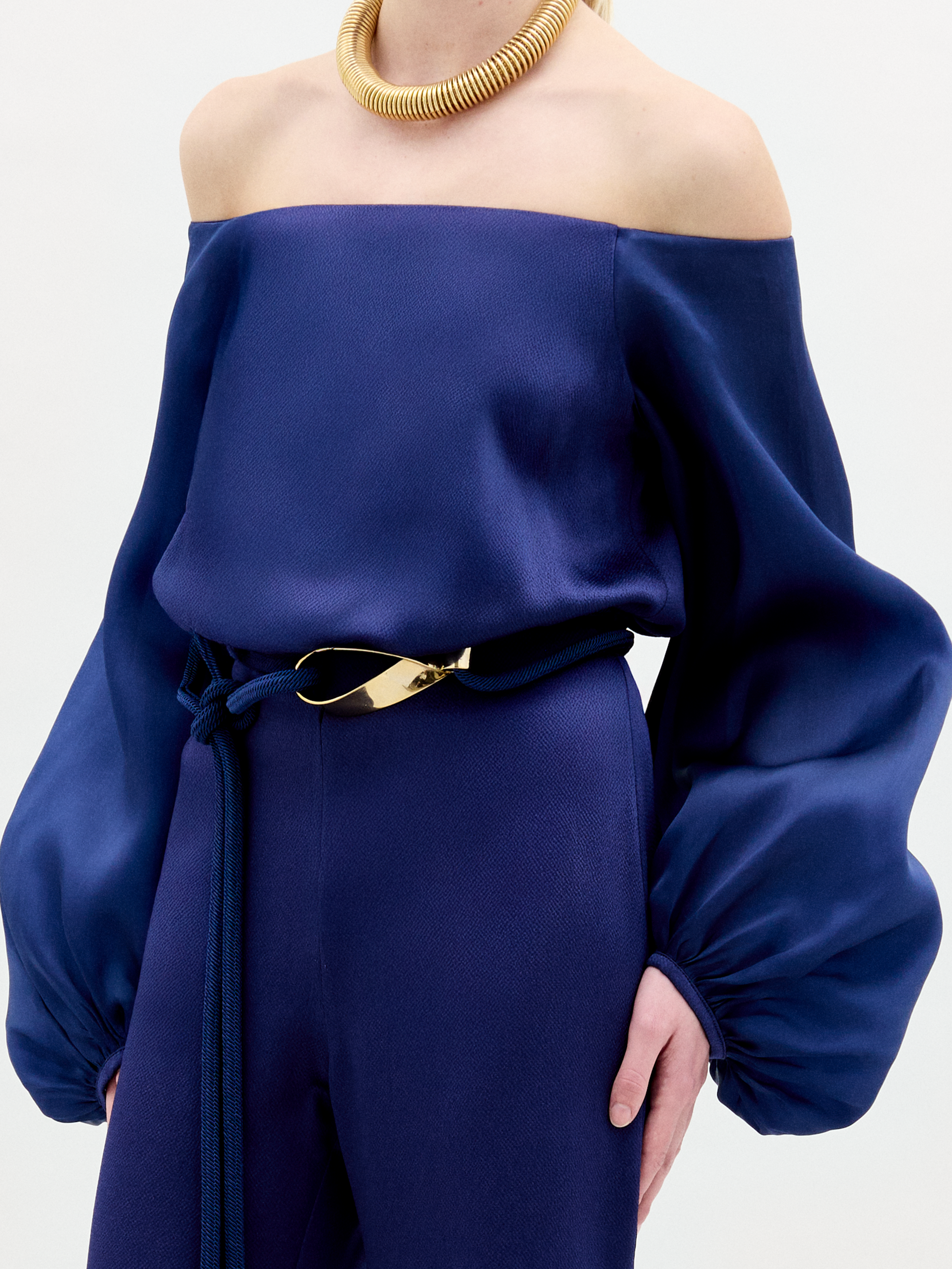 GERALDINEJUMPSUIT-NAVY_DETAIL_HolidayCapsule2025_1
