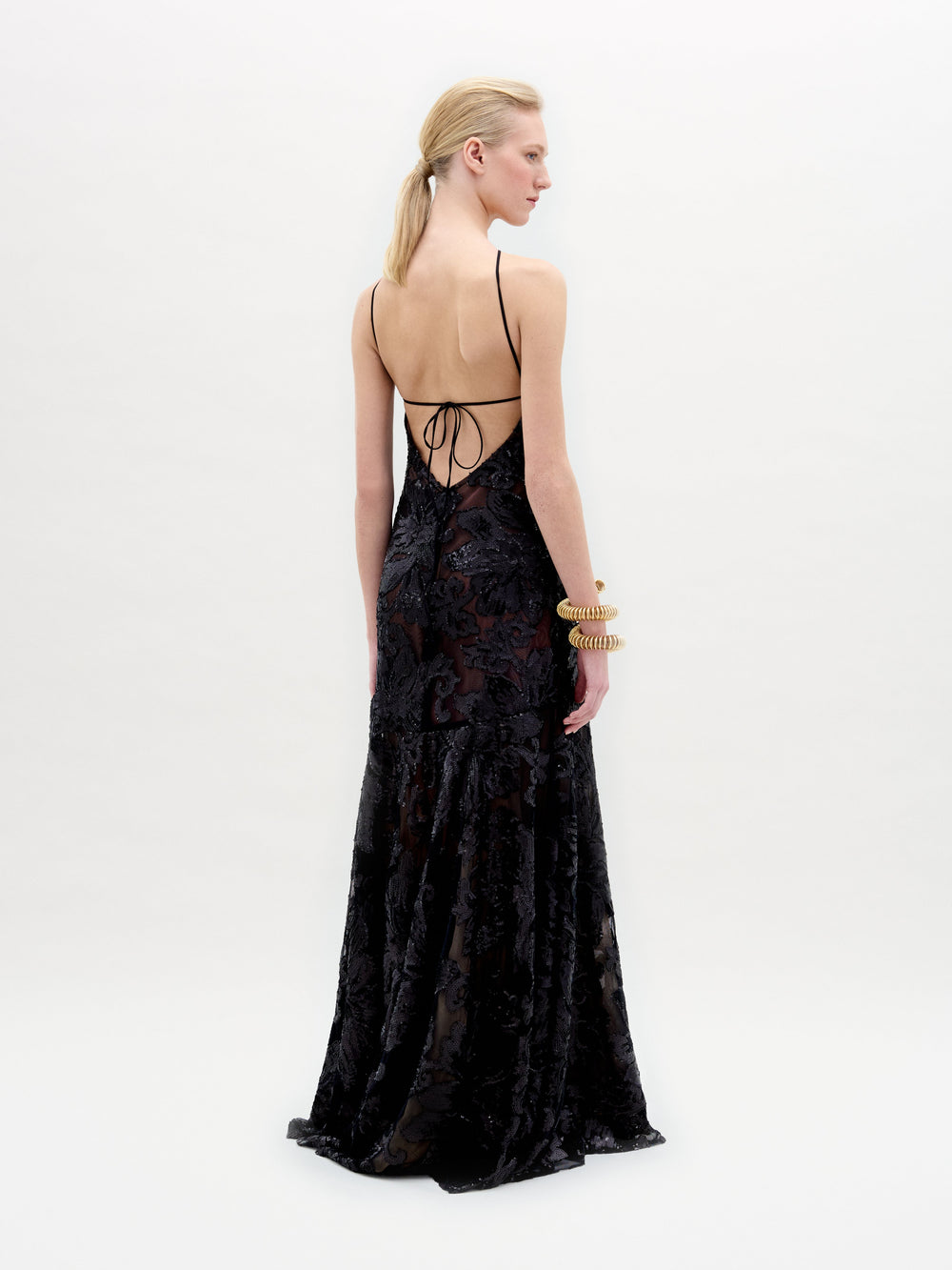 LOTTISEDRESS-BLACK_BACK_HolidayCapsule2025_bb4cd494-65e5-454d-9034-98f4714bfb9e