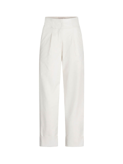 White Moad Pant Pearl with pleating details and a belted waist, displayed against a plain background.