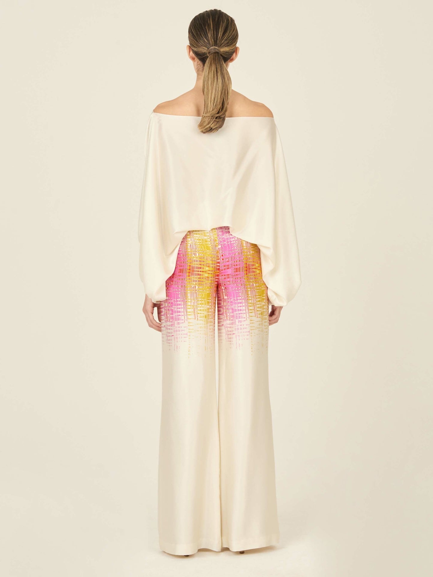 A silk Como Pant White Digital with an abstract pattern in white and pink, perfect for Spring 2023.