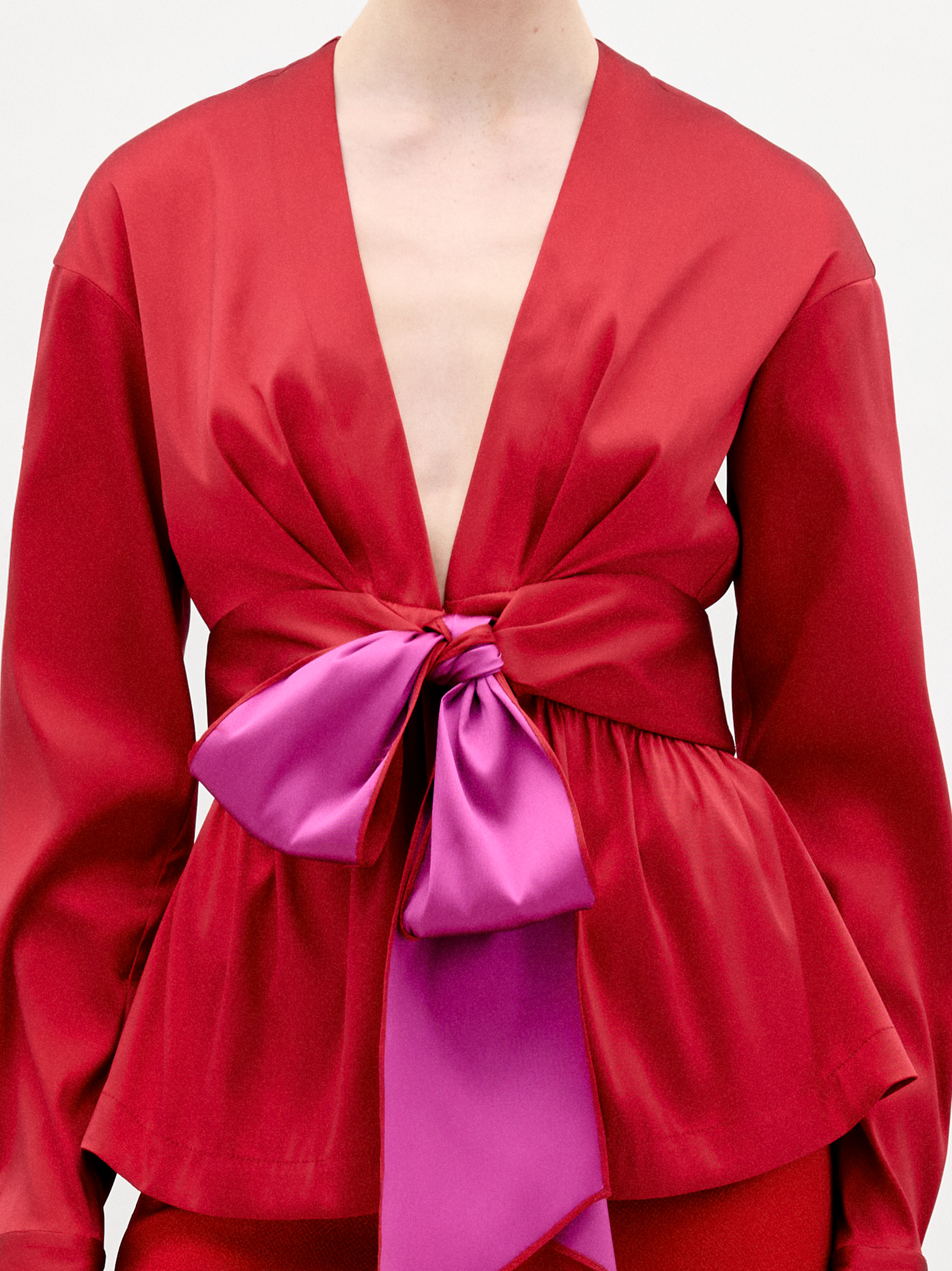 SAANVIBLOUSE-ROUGE_DETAIL_HolidayCapsule2025_b23d9120-d410-4604-a7d2-57d9c74082d1