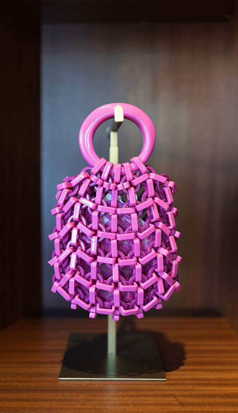 magenta_bag