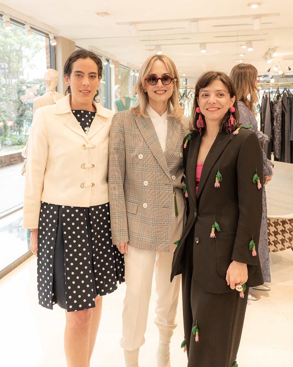 women_at_an_event_1_77ad13fd-3c53-4934-926f-e7e1b07cccd2